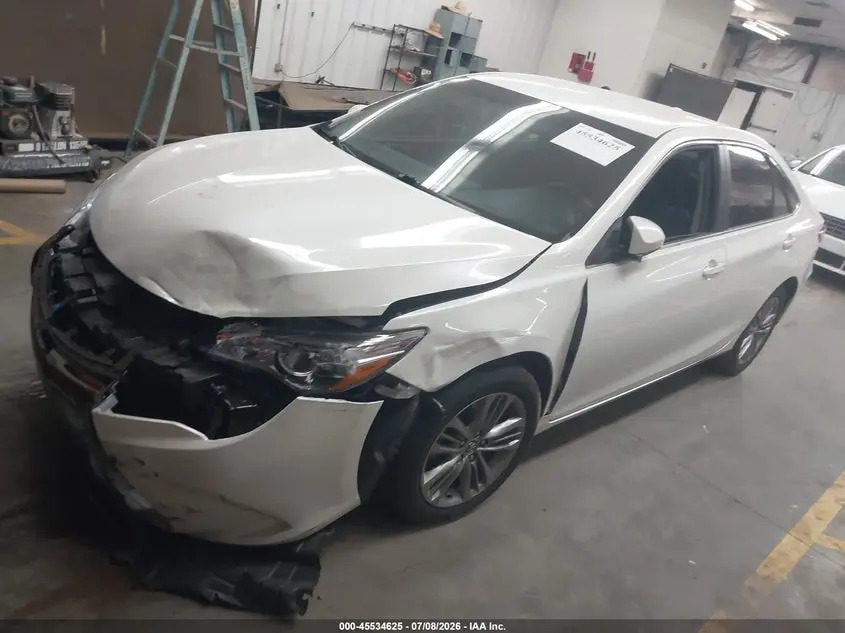 2015 TOYOTA CAMRY SE