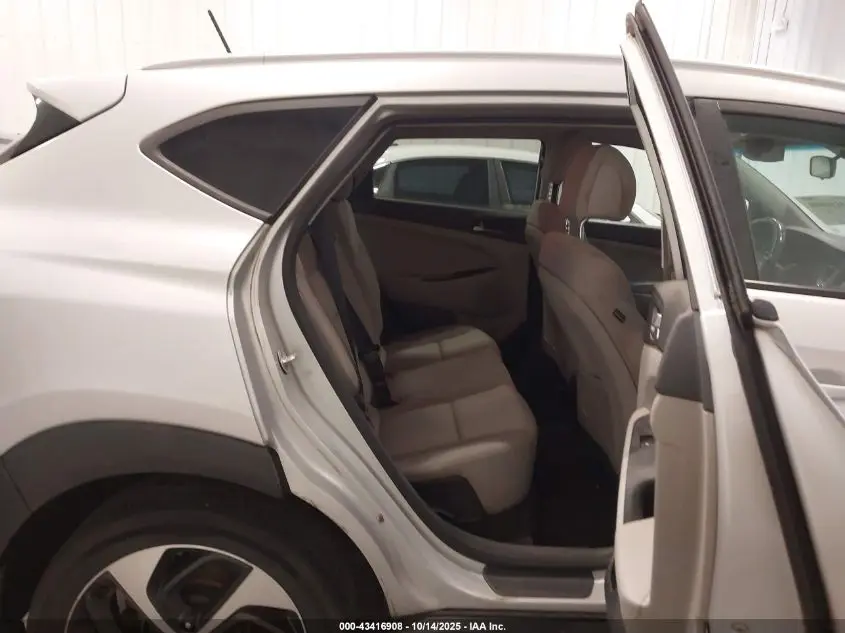 2016 HYUNDAI TUCSON SPORT