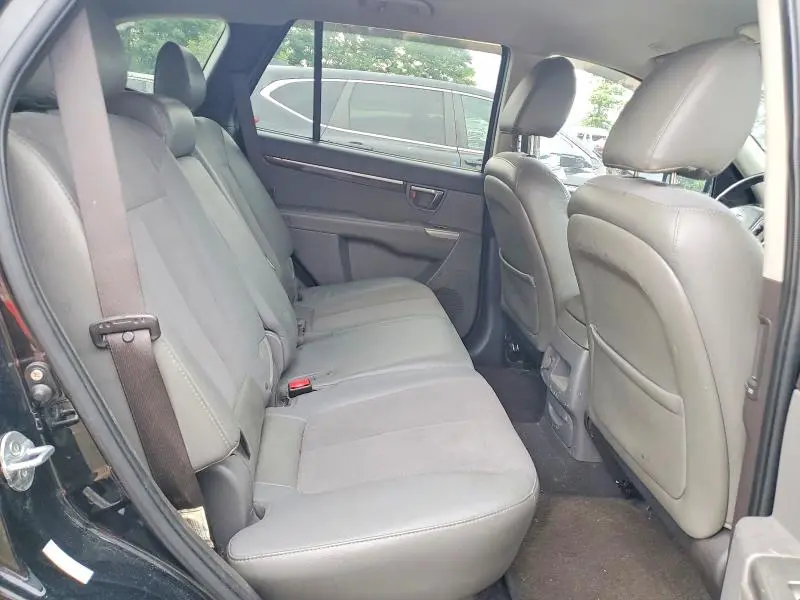 2010 HYUNDAI SANTA FE SE  