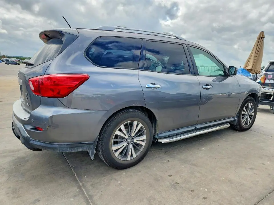 2017 NISSAN PATHFINDER SL  