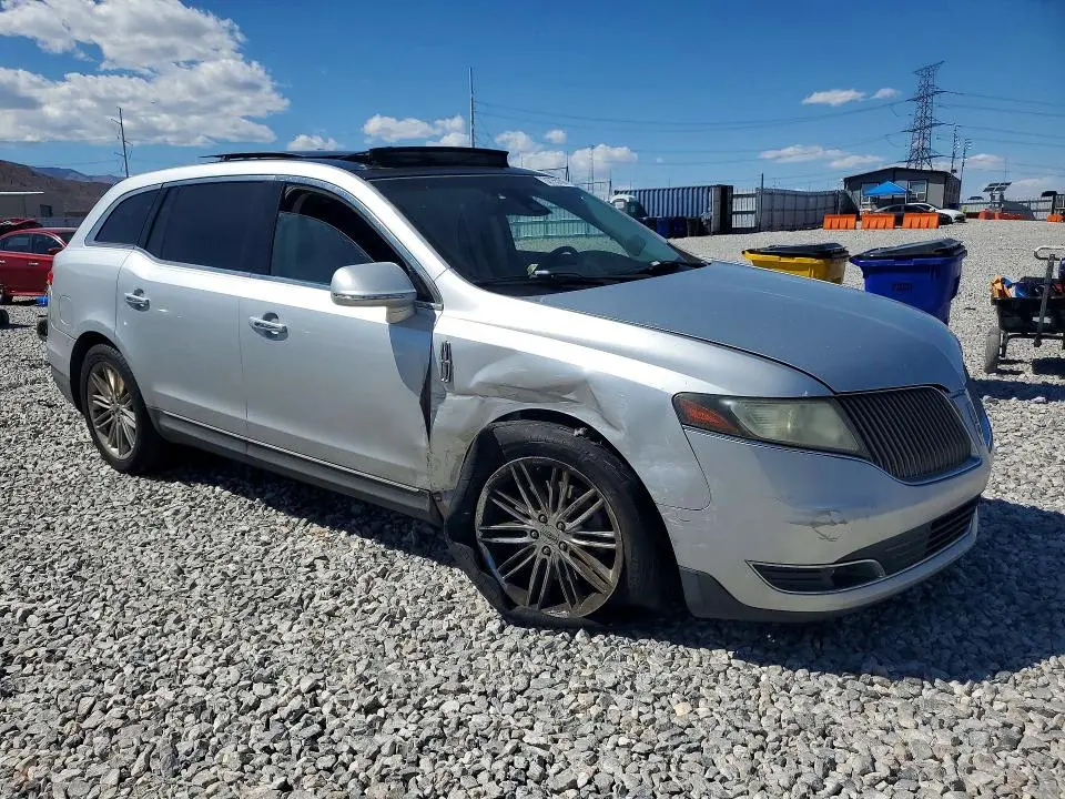 2013 LINCOLN MKT   