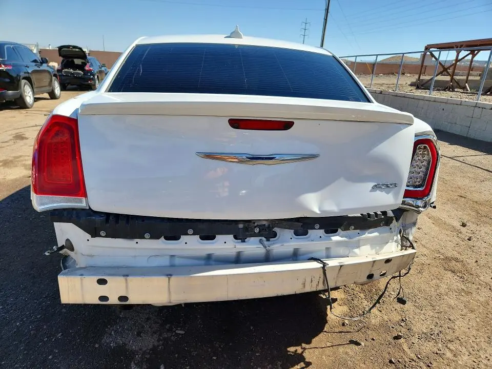 2016 CHRYSLER 300 LIMITED  