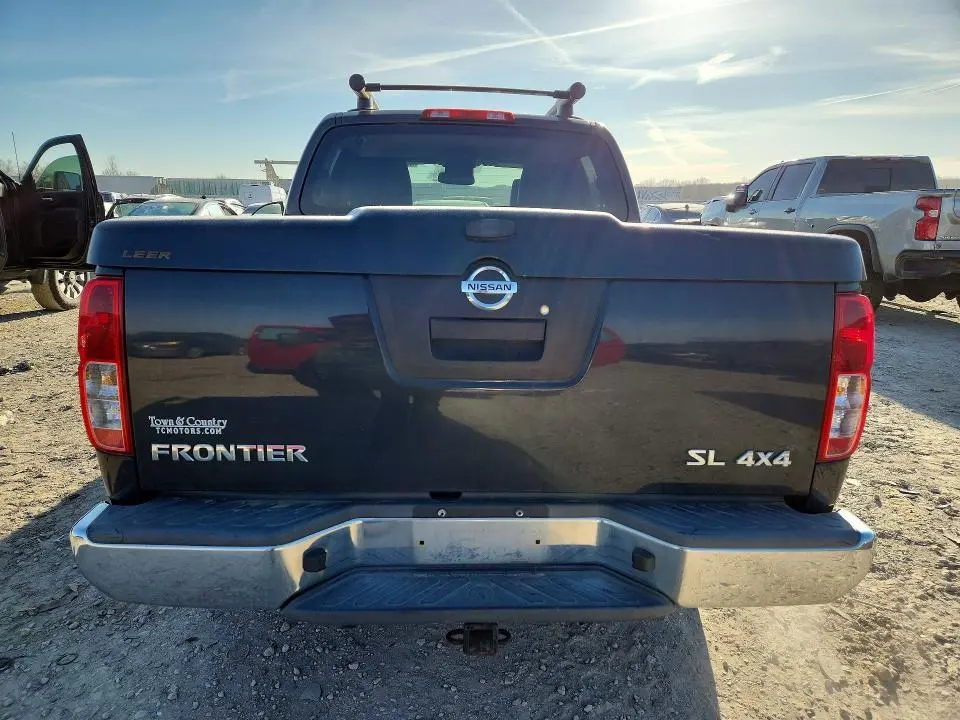 2011 NISSAN FRONTIER S  