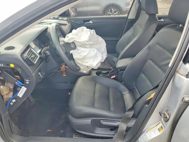 2012 VOLKSWAGEN JETTA SE  
