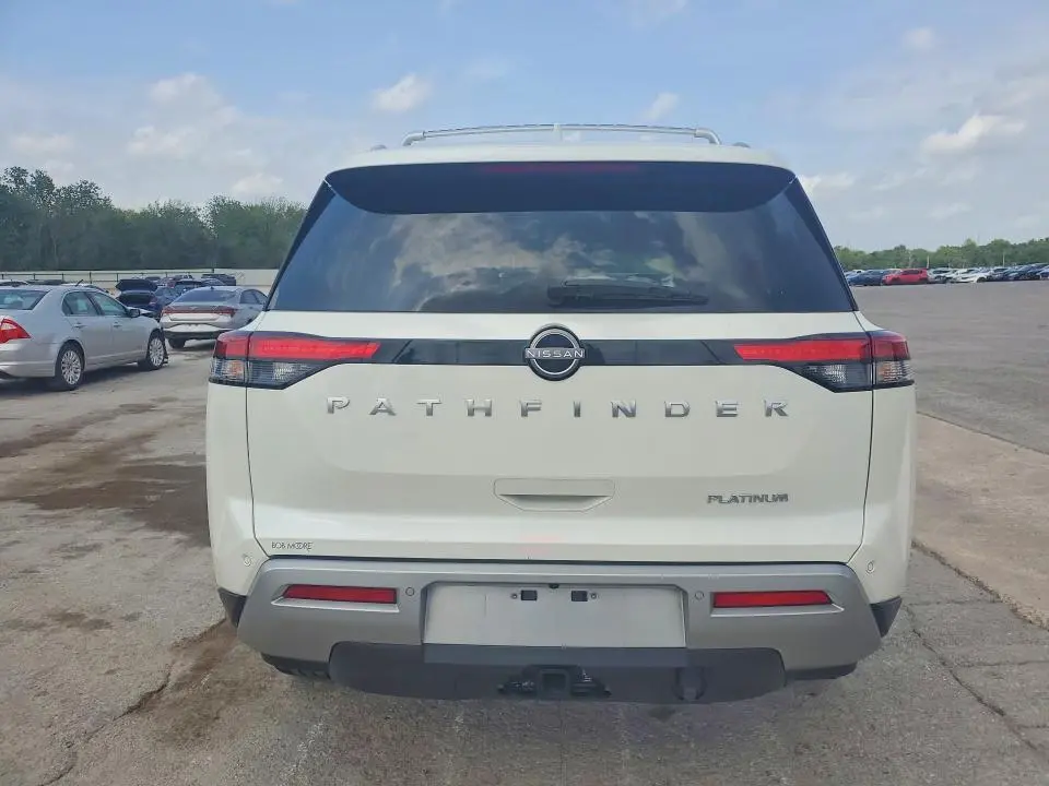 2024 NISSAN PATHFINDER PLATINUM  