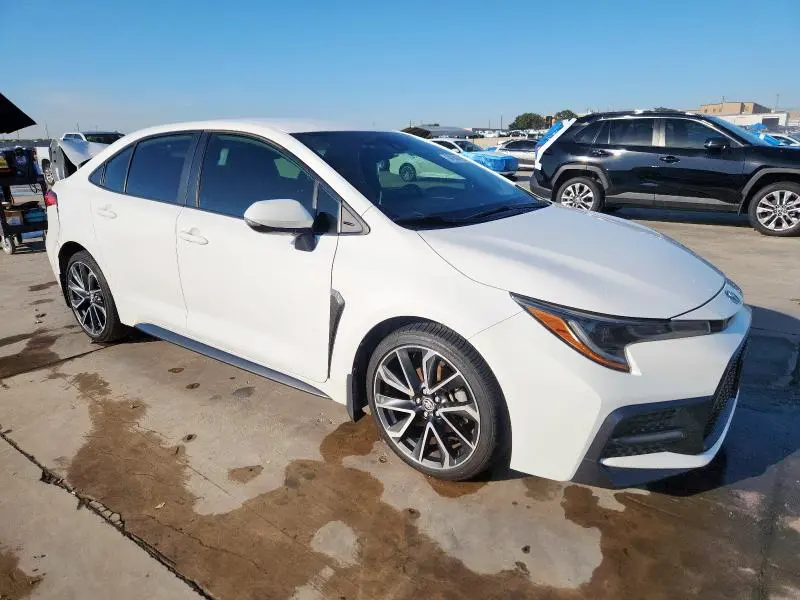 2020 TOYOTA COROLLA SE  