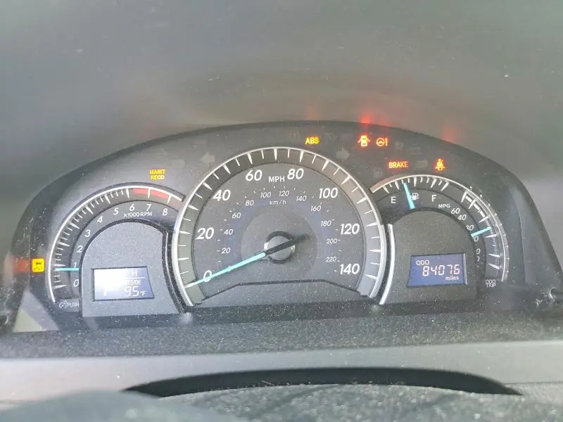 2013 TOYOTA CAMRY XLE  