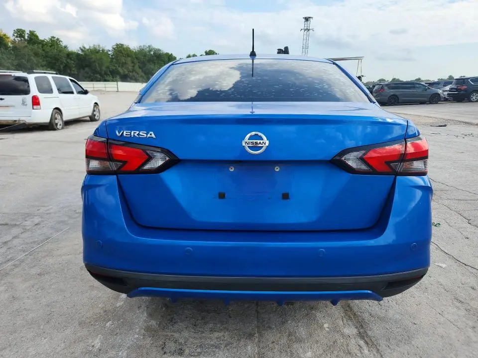 2020 NISSAN VERSA S  