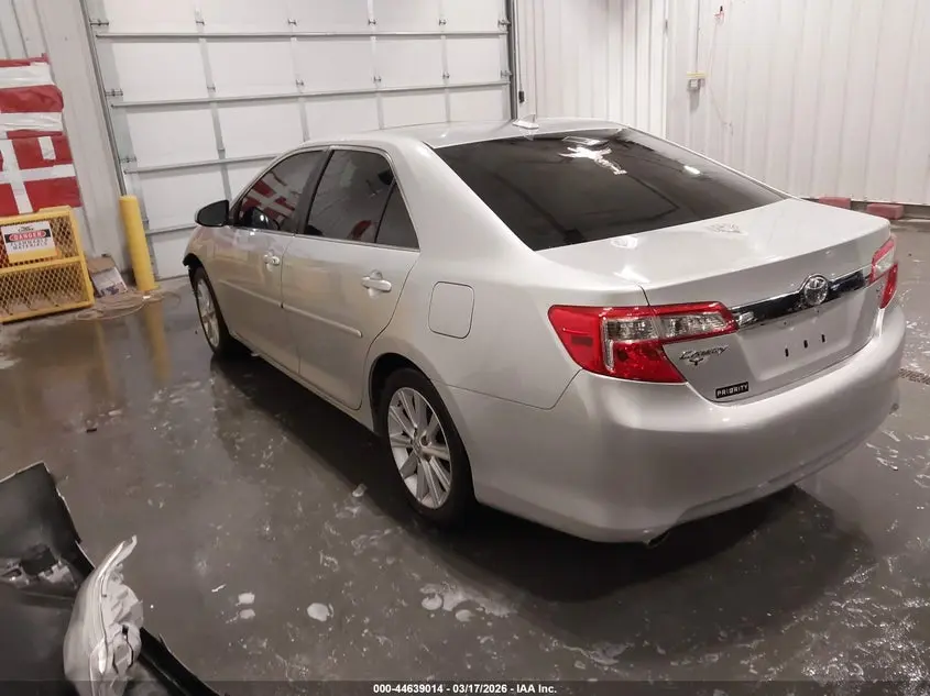 2012 TOYOTA CAMRY XLE V6