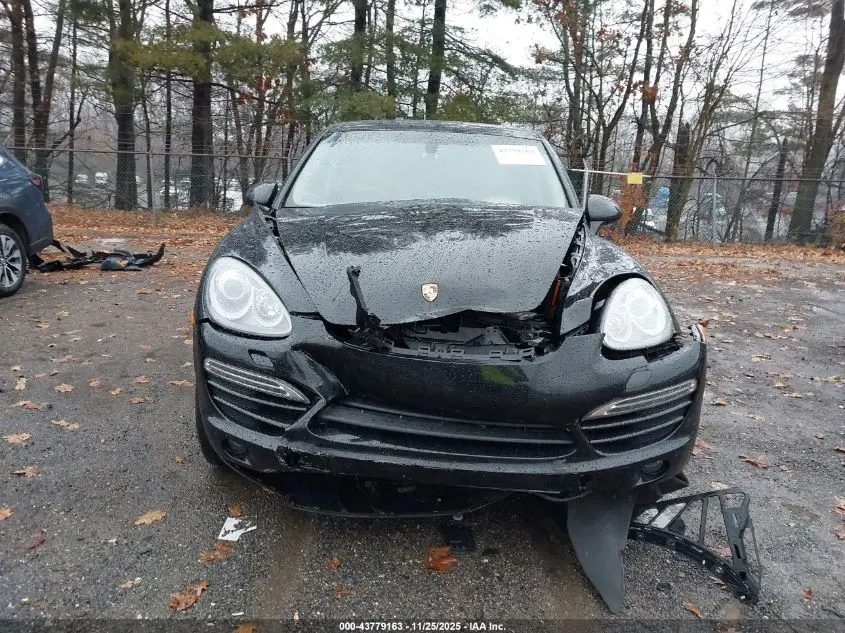 2014 PORSCHE CAYENNE  