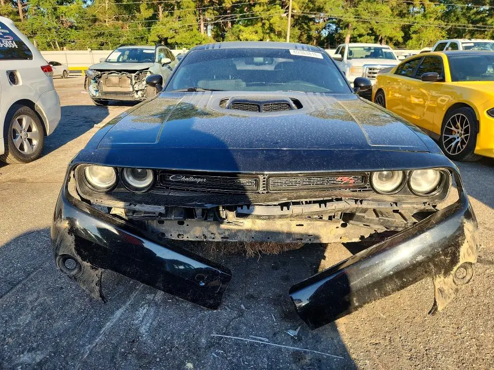 2015 DODGE CHALLENGER SXT  