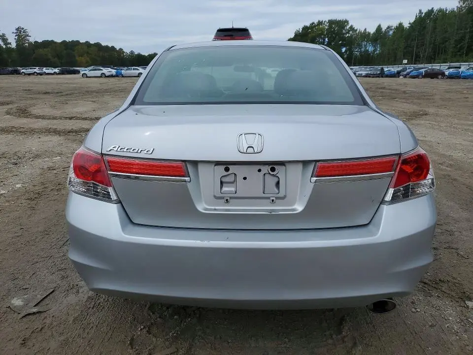2011 HONDA ACCORD LX  