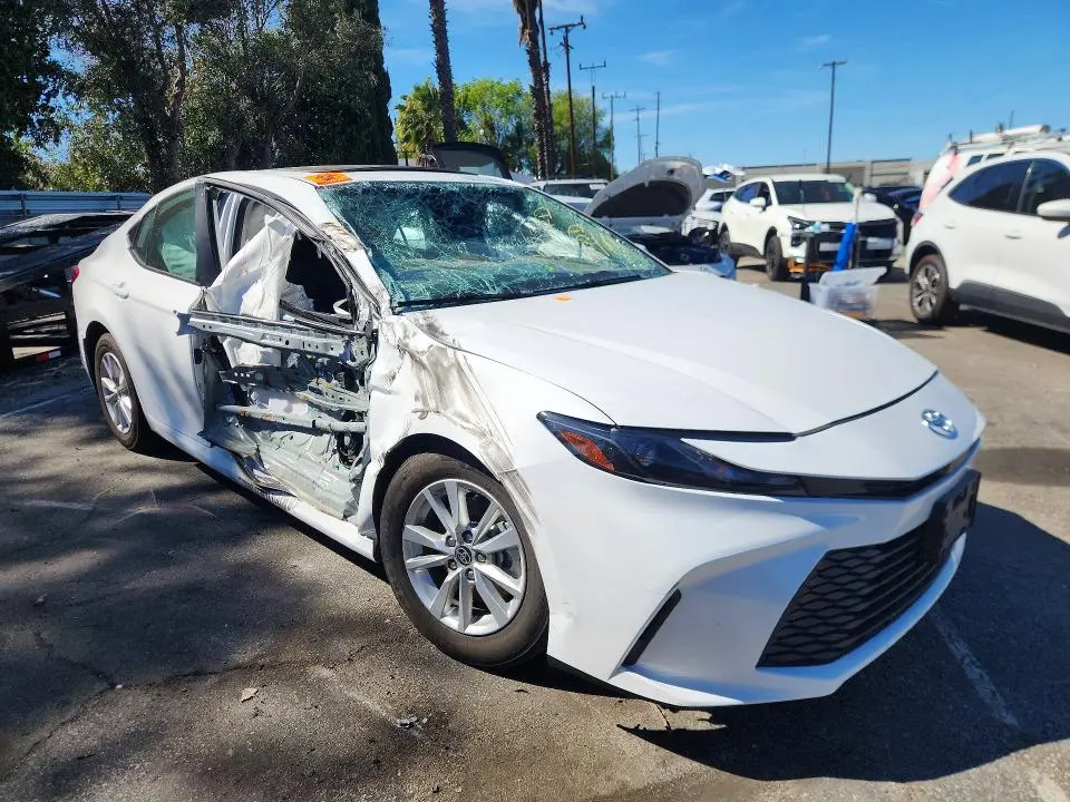 2025 TOYOTA CAMRY XSE  