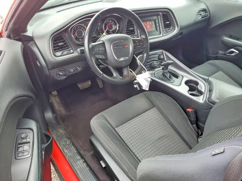 2016 DODGE CHALLENGER SXT  