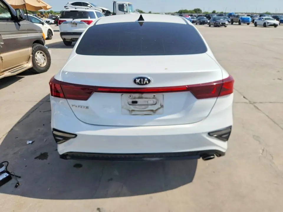 2021 KIA FORTE LXS  
