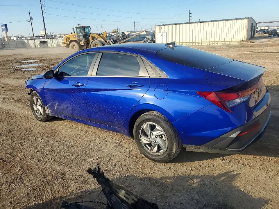 2025 HYUNDAI ELANTRA SE  