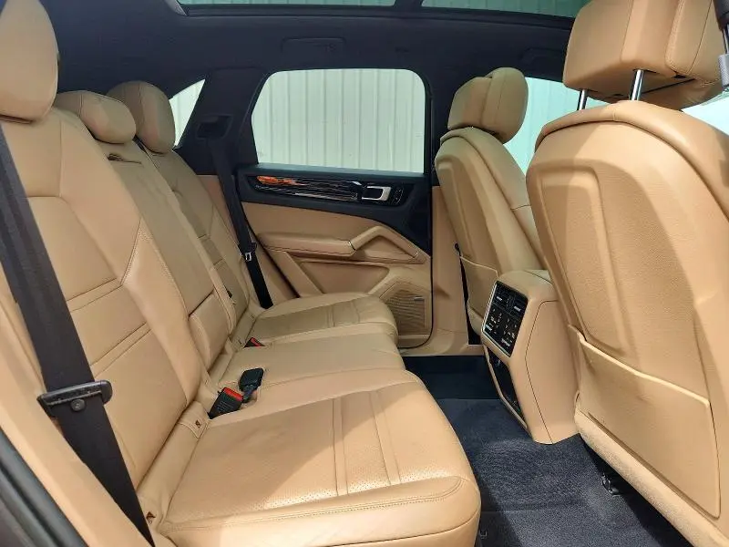 2019 PORSCHE CAYENNE   