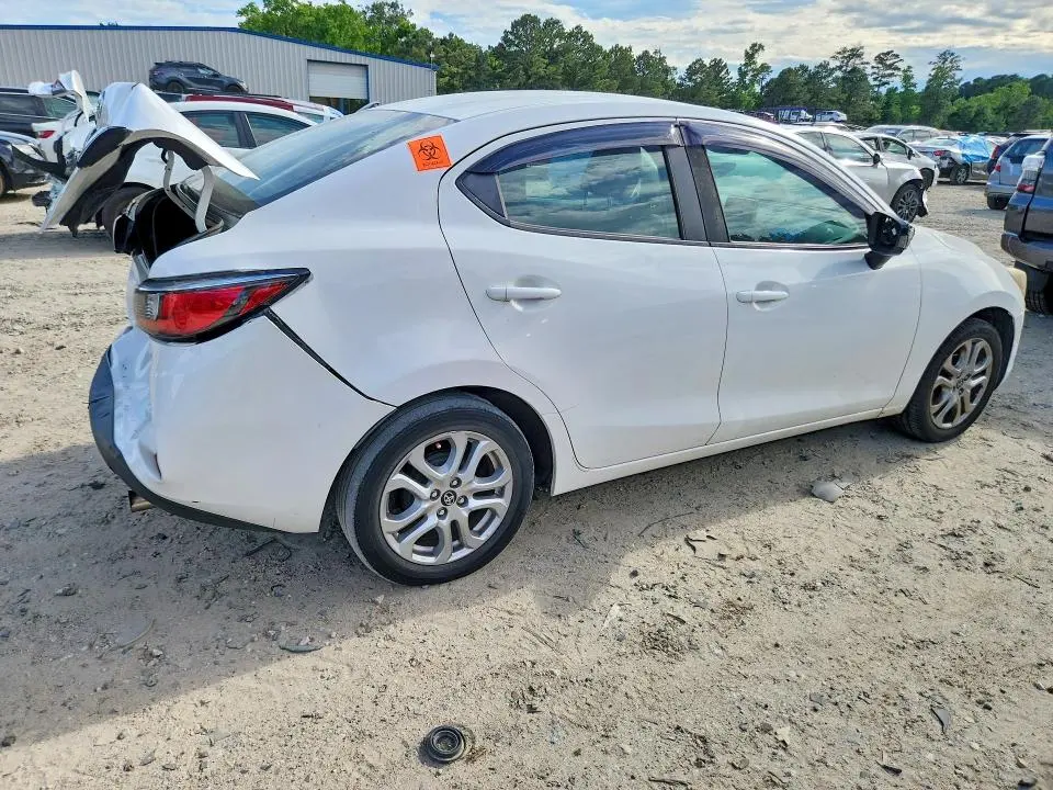 2017 TOYOTA YARIS IA BASE  