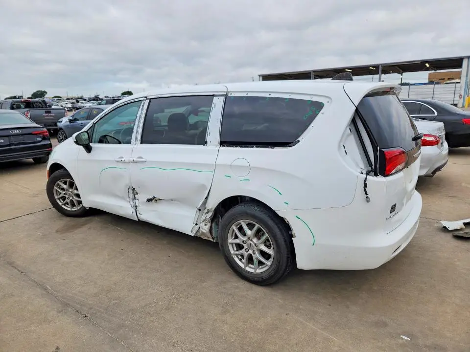 2022 CHRYSLER VOYAGER LX  