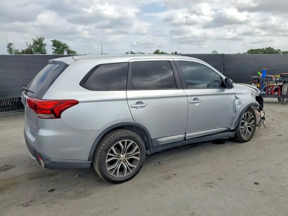 2016 MITSUBISHI OUTLANDER ES  
