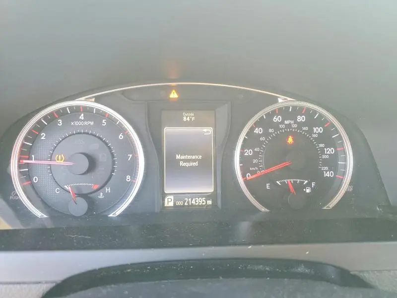 2016 TOYOTA CAMRY SE  