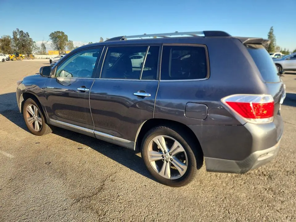 2013 TOYOTA HIGHLANDER LIMITED  
