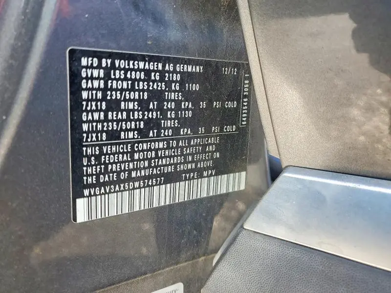 2013 VOLKSWAGEN TIGUAN S  