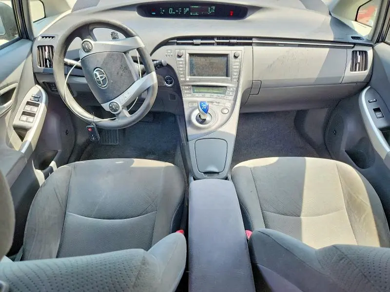 2010 TOYOTA PRIUS III  