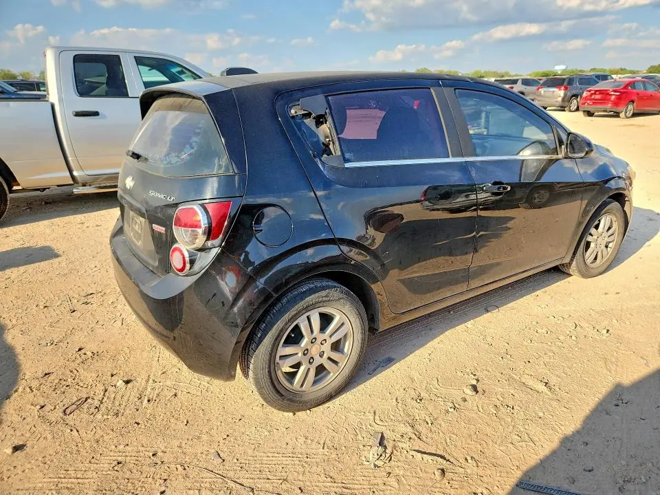 2016 CHEVROLET SONIC LT  