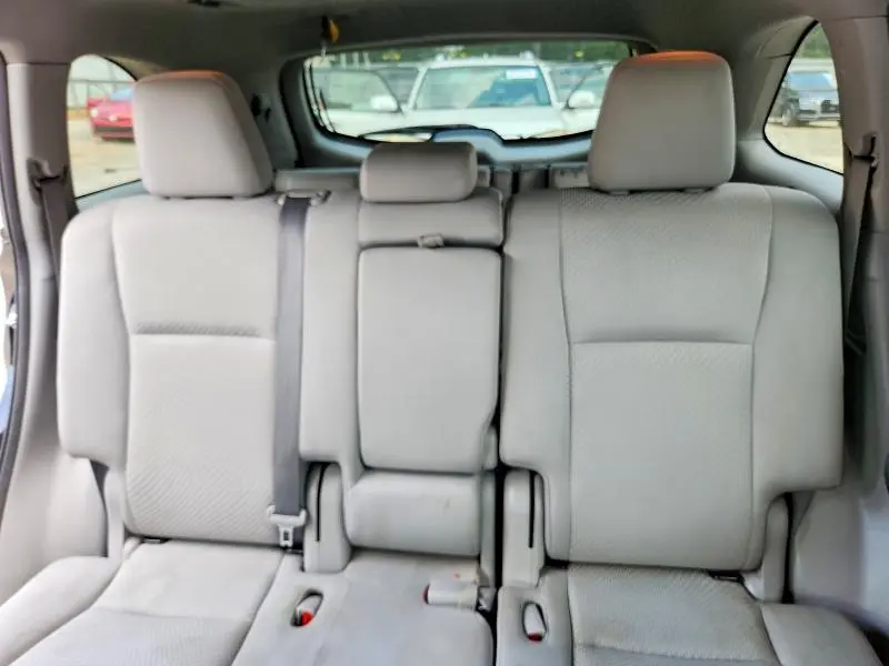 2018 TOYOTA HIGHLANDER LE  