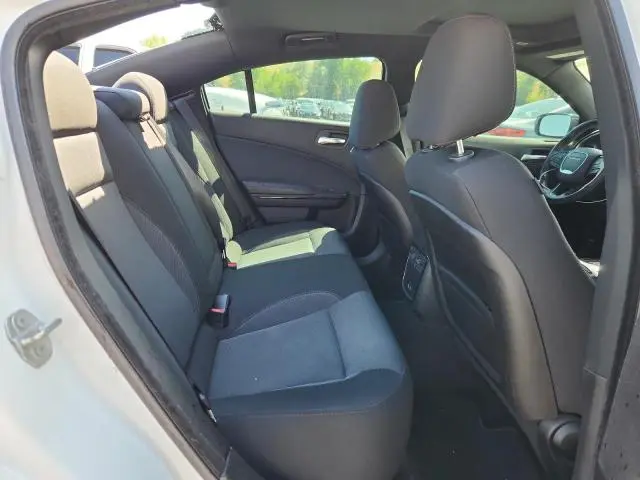 2017 DODGE CHARGER SE  