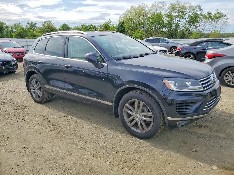 2016 VOLKSWAGEN TOUAREG SPORT  
