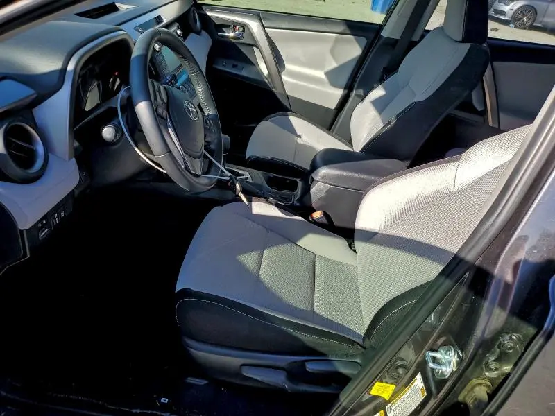 2017 TOYOTA RAV4 XLE  