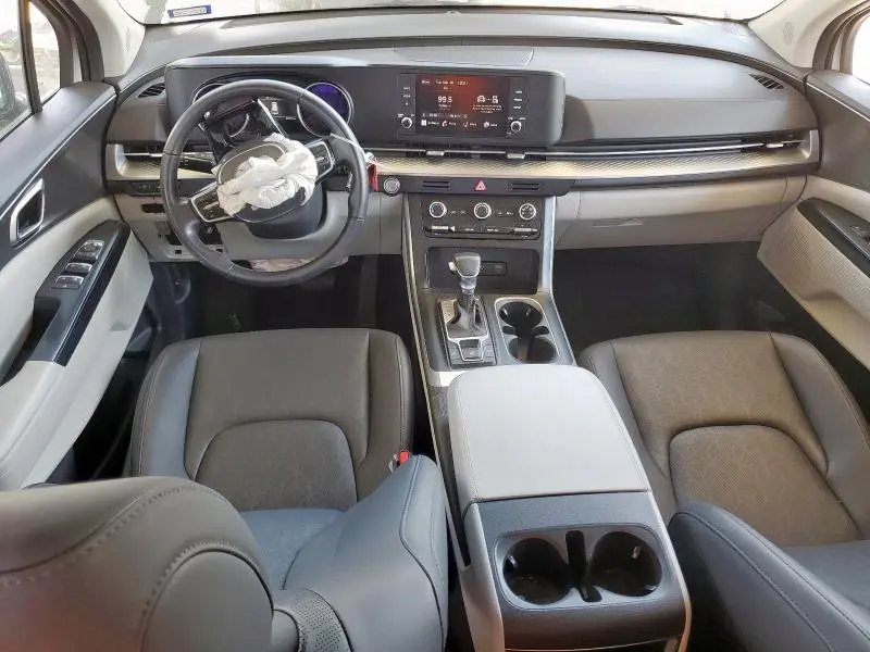 2023 KIA CARNIVAL LX  