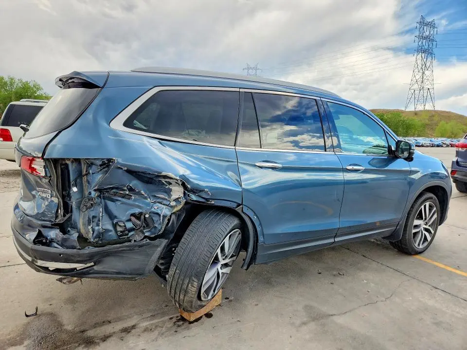 2017 HONDA PILOT TOURING  