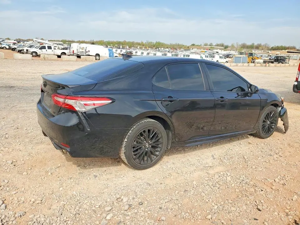 2019 TOYOTA CAMRY SE  