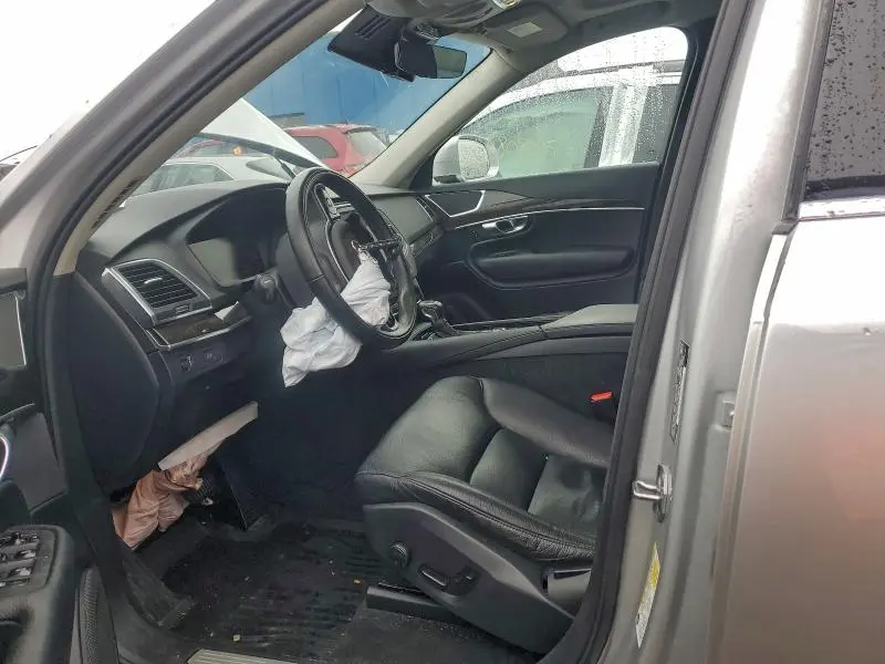 2018 VOLVO XC90 T5  