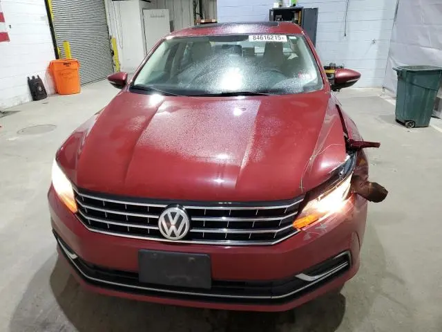 2017 VOLKSWAGEN PASSAT SE