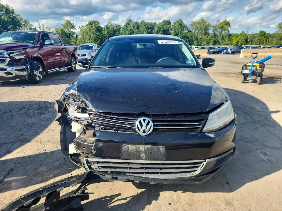 2014 VOLKSWAGEN JETTA SE  