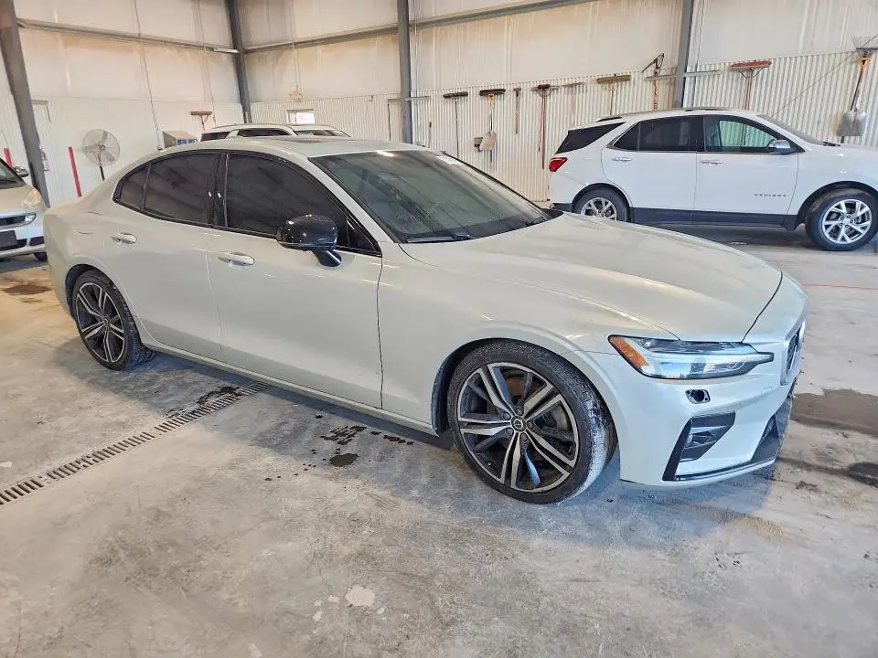 2019 VOLVO S60 T6 R-DESIGN  