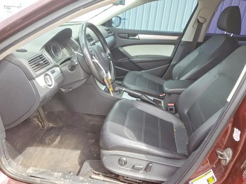 2013 VOLKSWAGEN PASSAT SE  