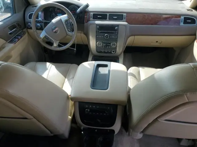 2010 GMC YUKON XL K1500 SLT  