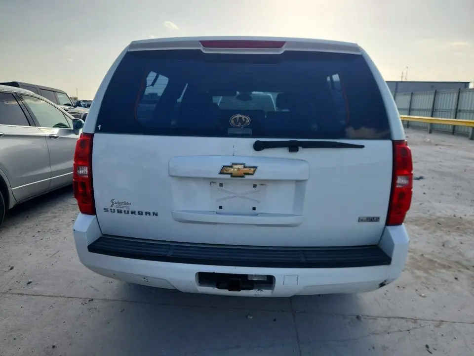 2010 CHEVROLET SUBURBAN C1500 LS  