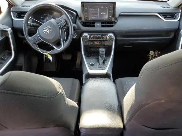 2021 TOYOTA RAV4 XLE  