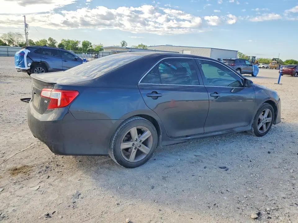 2012 TOYOTA CAMRY SE  