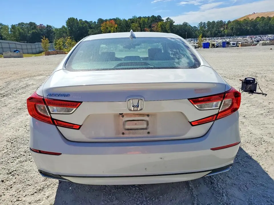 2018 HONDA ACCORD LX  