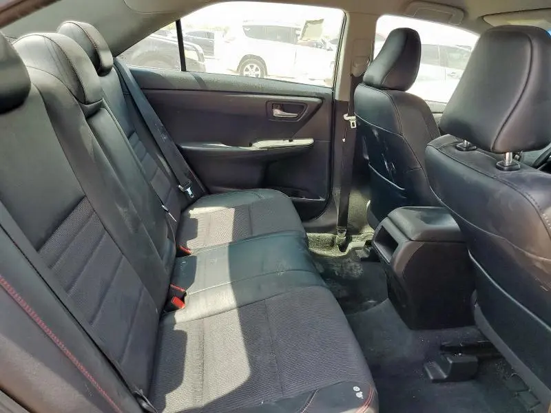 2016 TOYOTA CAMRY LE  