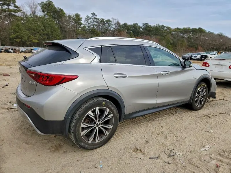 2017 INFINITI QX30 BASE  