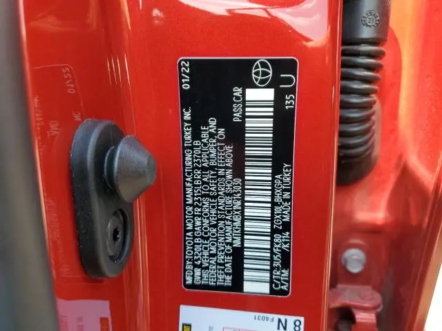 2022 TOYOTA C-HR XLE  