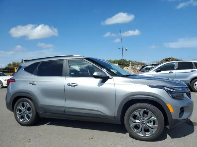 2024 KIA SELTOS S  